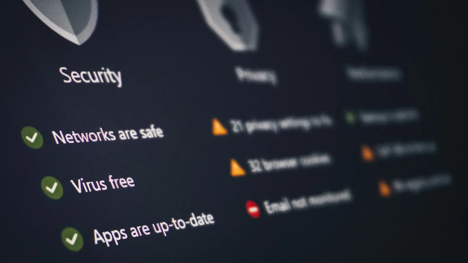 Device security dashboard showing protection and vulnerability status